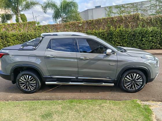 FIAT TORO 2.0 16V TURBO DIESEL RANCH 4WD AT9 FIAT TORO 2.0 16V TURBO DIESEL RANCH 4WD AT9